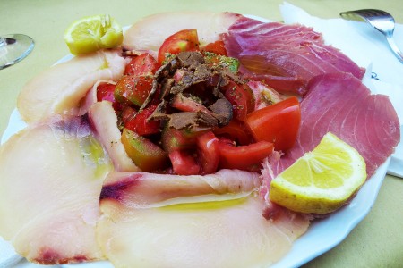 The sea naturally produces the base of the Sicilian kitchen, like swordfish carpaccio. 