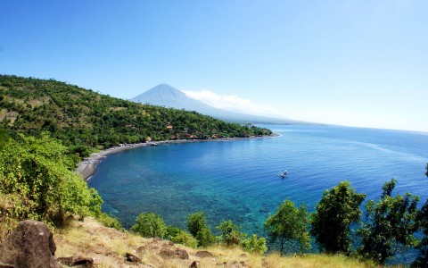 From Marco Polo to Eat, Pray, Love: A (Very) Brief History of Bali & Indonesia