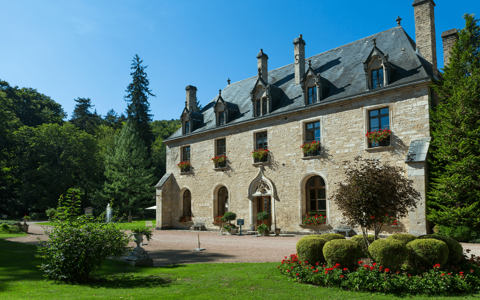 Abbaye de la Bussière: English Hospitality in the Heart of France