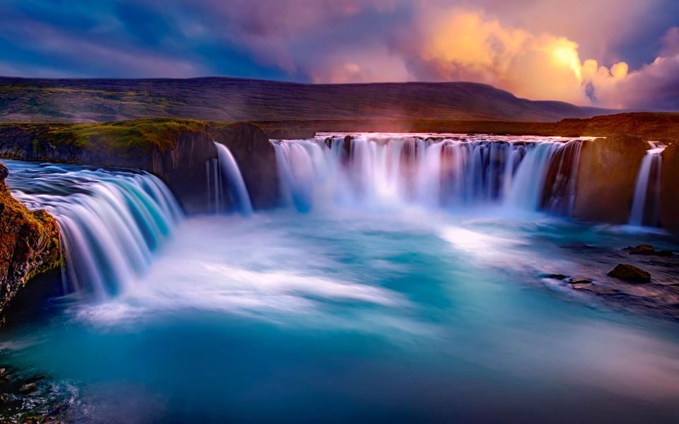 Reading for the Road: A Few of Our Favourite Books About Iceland
